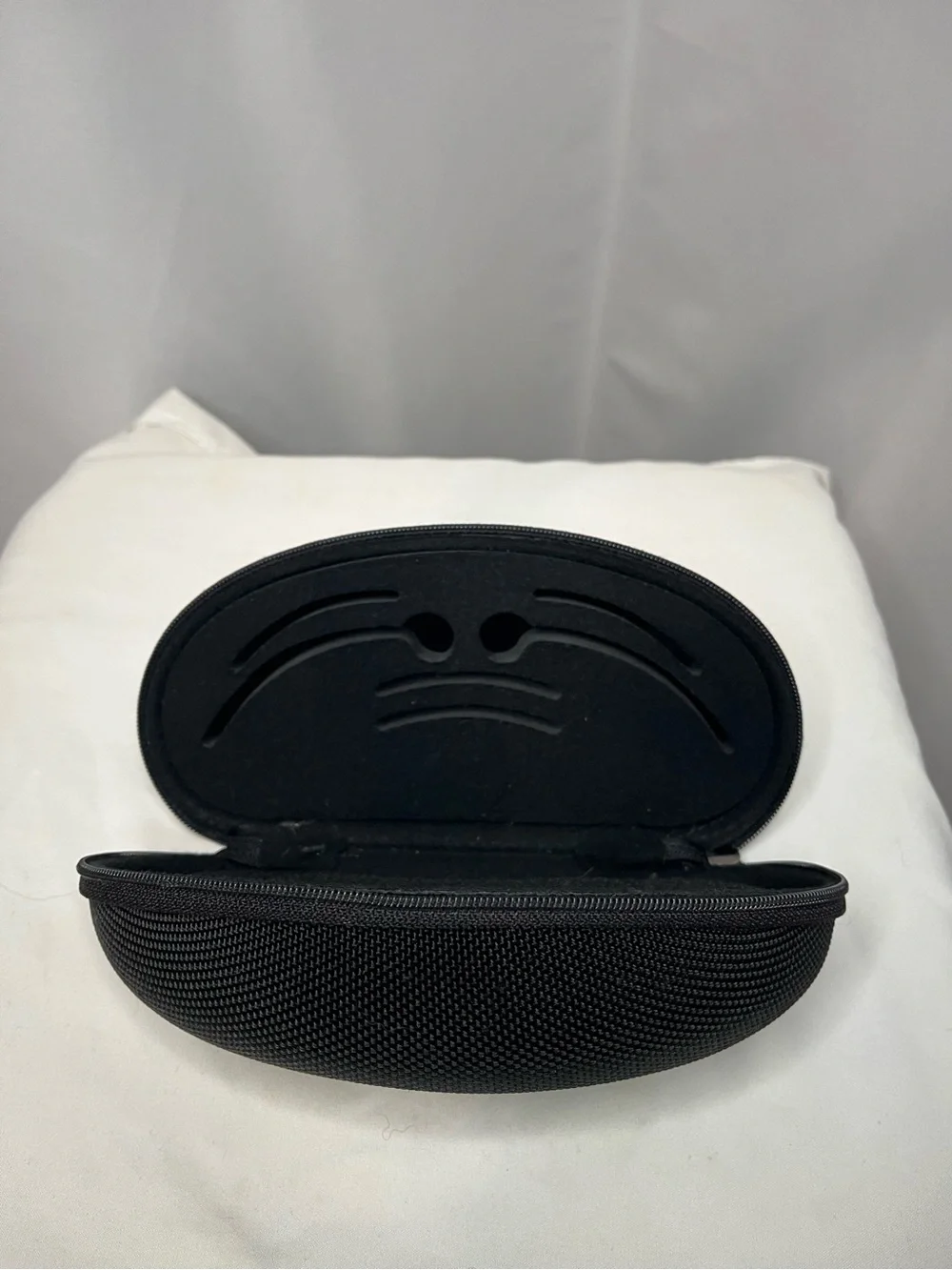 Oakley Black Textured Zippered Sunglass Case